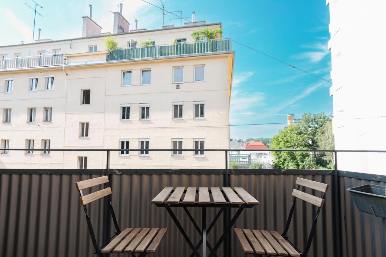 Beautiful 2-Bedroom Apartment Near Schoenbrunn Відень Екстер'єр фото