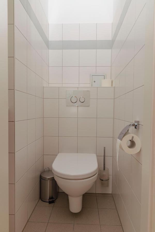 Beautiful 2-Bedroom Apartment Near Schoenbrunn Відень Екстер'єр фото