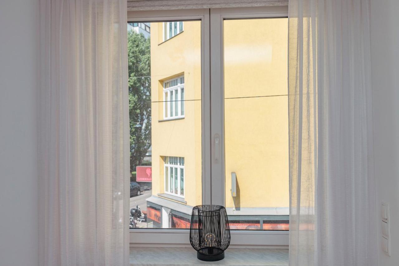 Beautiful 2-Bedroom Apartment Near Schoenbrunn Відень Екстер'єр фото
