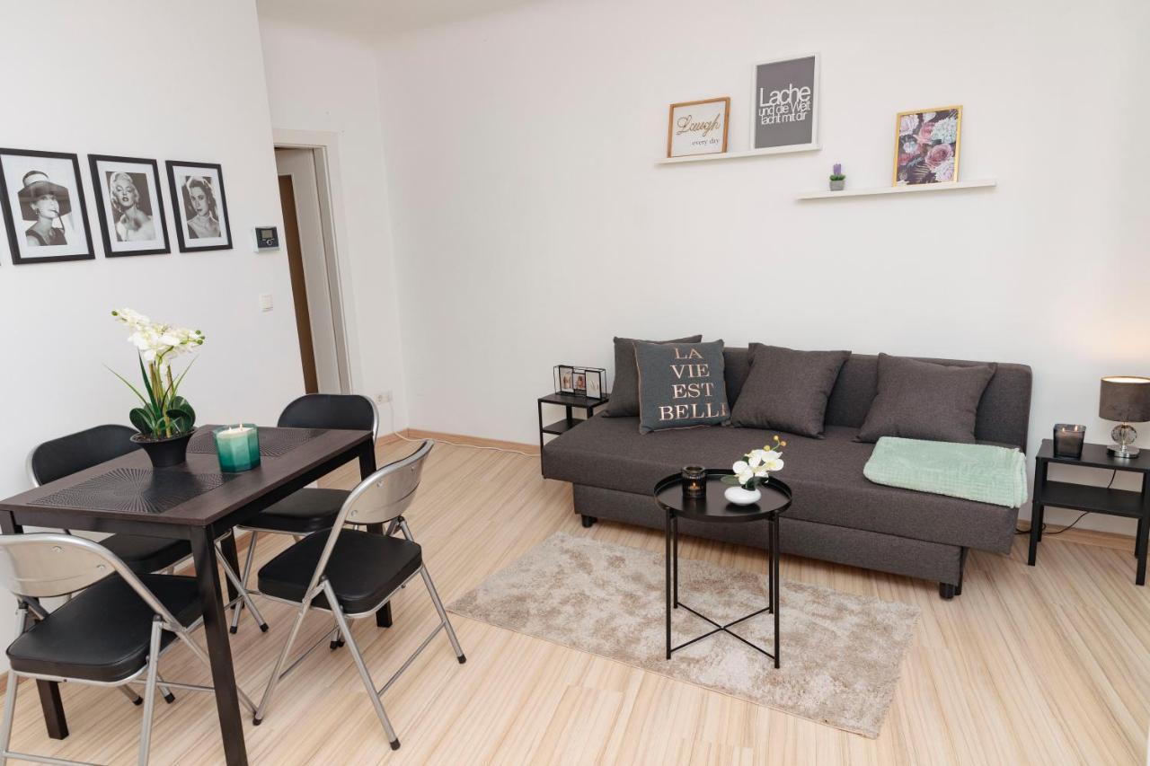Beautiful 2-Bedroom Apartment Near Schoenbrunn Відень Екстер'єр фото