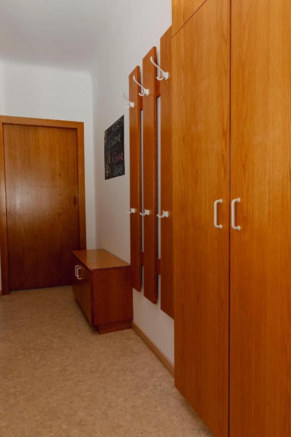 Beautiful 2-Bedroom Apartment Near Schoenbrunn Відень Екстер'єр фото