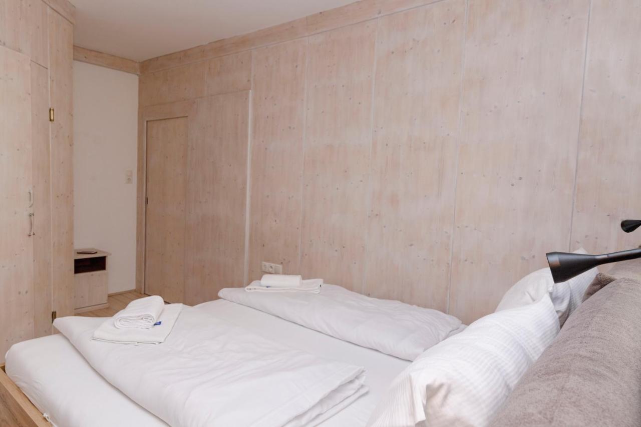 Beautiful 2-Bedroom Apartment Near Schoenbrunn Відень Екстер'єр фото